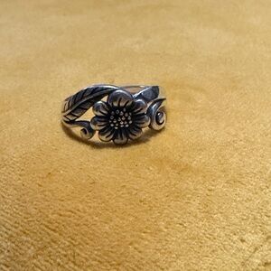 STERLING flower ring